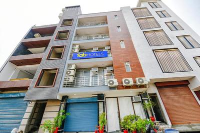 Fabhotel Sparkling - Nr Yashobhoomi Convention Centre