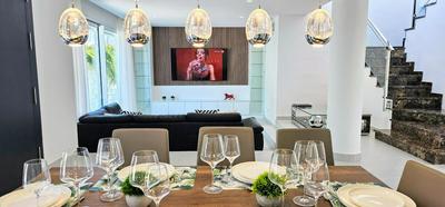 6 bedrooms New luxury villa