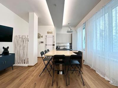 Golden Luxe - Modern Apartment next the beach
