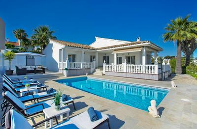 Your home away from home with excellent location, near all amenities, and beach