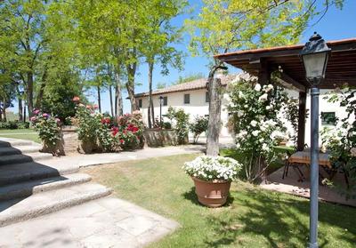 Pool Six guest Chianti House