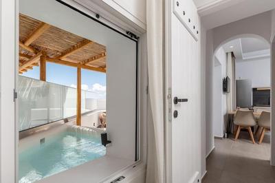 Penelope Apartments B