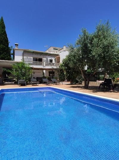 La Mare Bella con piscina, wifi, BBQ a 8 min en coche de la playa