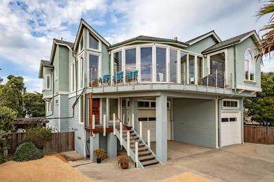 1 block to beach, Private Hot Tub, Fire Pit and BBQ