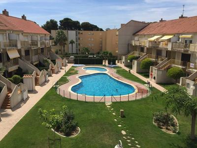 Apartamento dúplex con terraza y parking