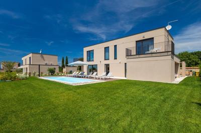 Beautiful Villa Rosalie with sauna near Porec