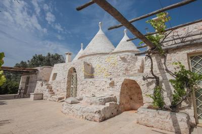 TD Trullo Titiro w Wine Cellar Vineyard Pool