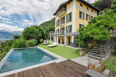 La Wally - 4 Bedroom Villa with Pool & Lake View