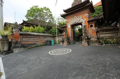 Capital O 94011 Binhari Guest House