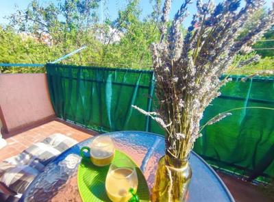 Self check in two bedroom apartment in Centre Split