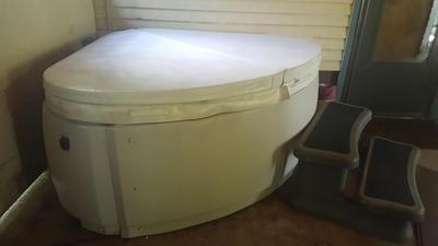 Exquisitely Remodeled With Hot Tub, Walk To Main St
