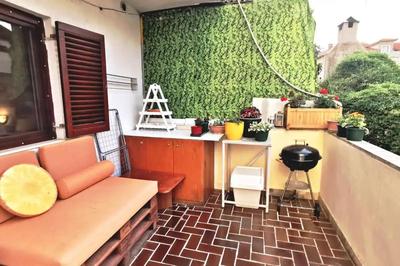 Misho apartment with terrace