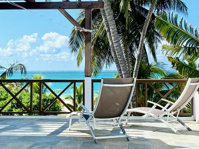 Beachfront Villa Miramar