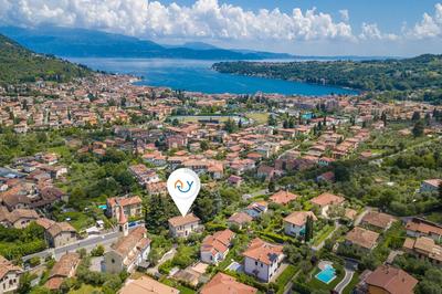 Villa Alberti 900m from Garda Lake