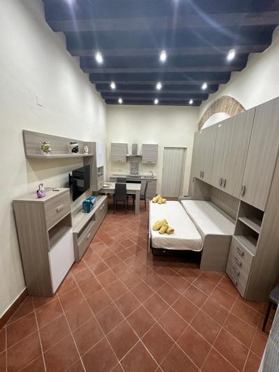Ecce Home