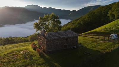 La cabaña mirador de los Valles Pasiegos