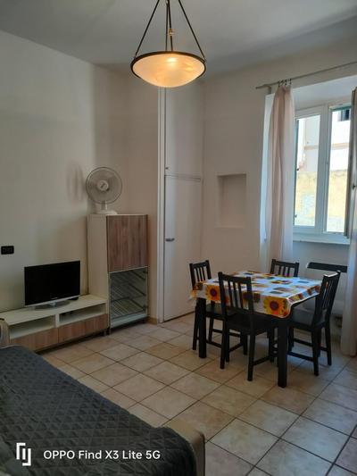 Casa vicino agli imbarchi con parcheggio privato