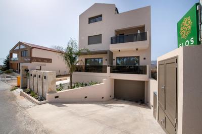 Flos Apartments