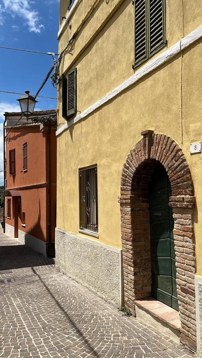 Appartamenti "Dalla Piazza al Mare" nel centro storico di Sirolo con parcheggio disponibile!