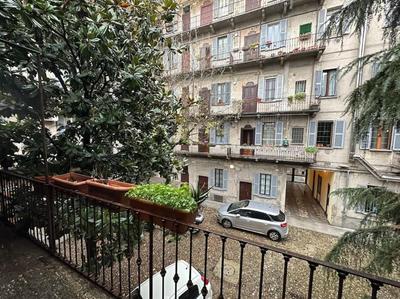 Lovely central 2-bedroom apartment