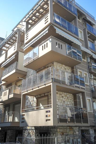 COZY GOLD #DTerra Apartments# FREE PRIVATE PARKING!!
