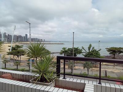 Flat Blue Tree Beira Mar by Escala