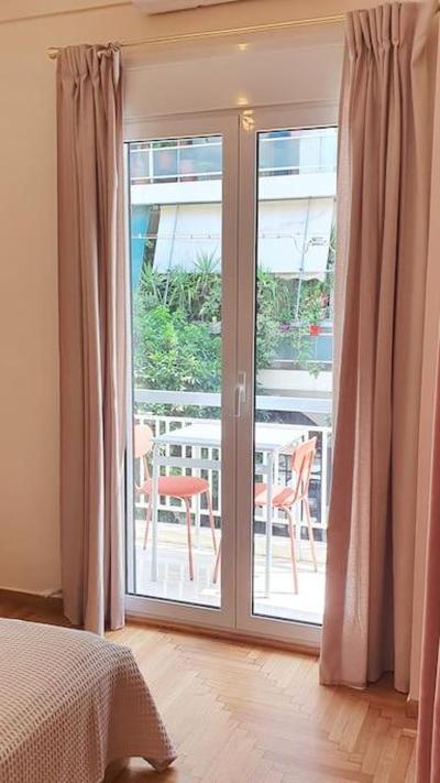 Cozy koukaki apartment