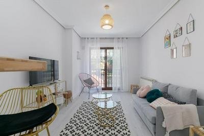 Balcón al encanto con parking by CABANA Rentals