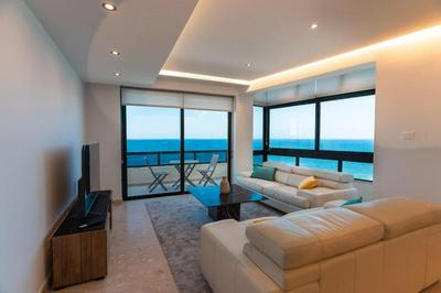 Sea Front - Spacious - Beautiful