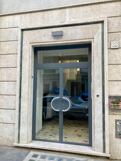 Brandnew luxury house near metro station