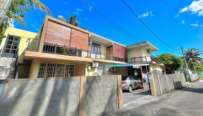 Ebony Apartment & Studio