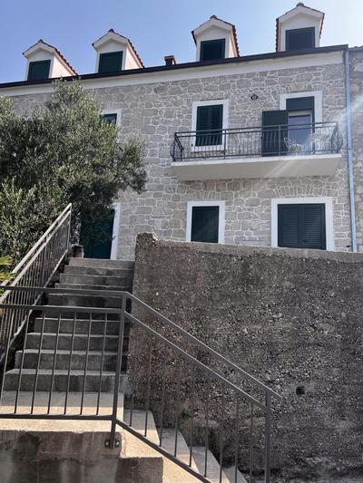 Apartman Maslina Stone House