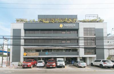 Snooze Inn and Suites by RedDoorz