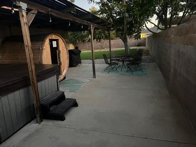 Cheerful 3BR 2BA Sauna Spa Pool Table PPong BBQ More