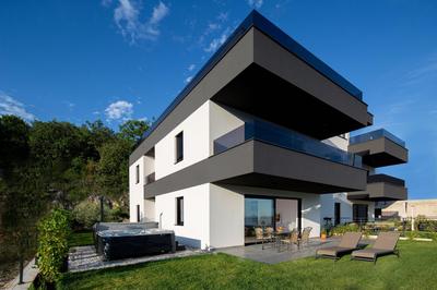 The Blue Star luxury apartment with a sea view and a private parking