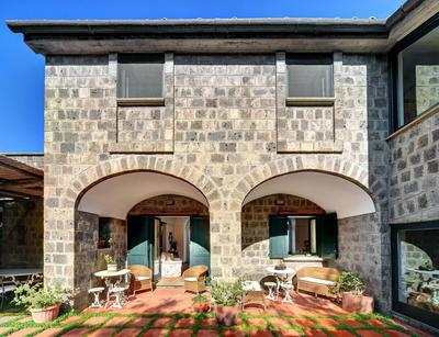 Fondo Turiello Villa Gardens Pool and Guest Services