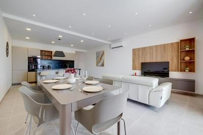 Elegant Sliema Penthouse Panoramic Terrace