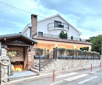 Bracera Inn