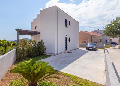 House Aqua