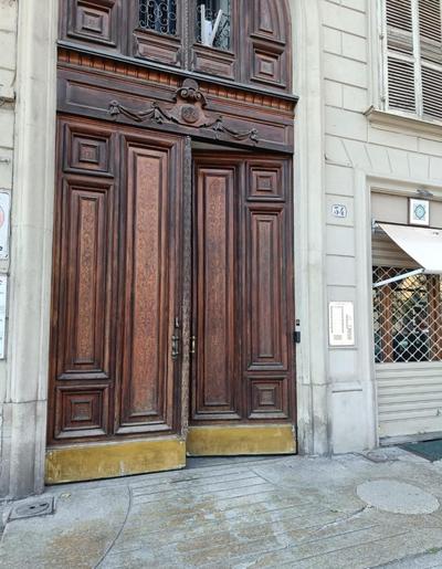 Casa cobalto vicinissima al centro by Turin House Collection