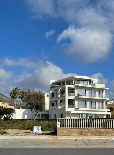 Sea & Pool Apartment
