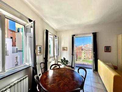 LOVINGENOA Prione