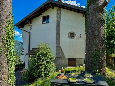 Villa tra lago e montagna