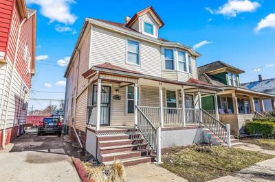 Modern 2 Bedroom Apartment with Free Parking and Pets