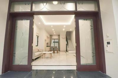 Khách sạn V-vinhomes ocean park2