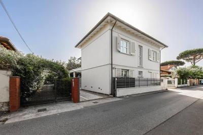 Villa for leaving enjoy summer