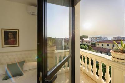 Royal Sea View Private Parking