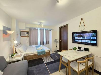 Citispace 1BR Condotel Suite at Ridgewood Towers Near BGC Airport #RW14A