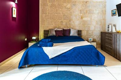 Traditional Maltese Styled 2BR Apartment with Large Maltese Balcony & Internal Yard - Located in the Heart of Valletta - Maltese Capital City
