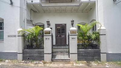 The Corner Courtyard